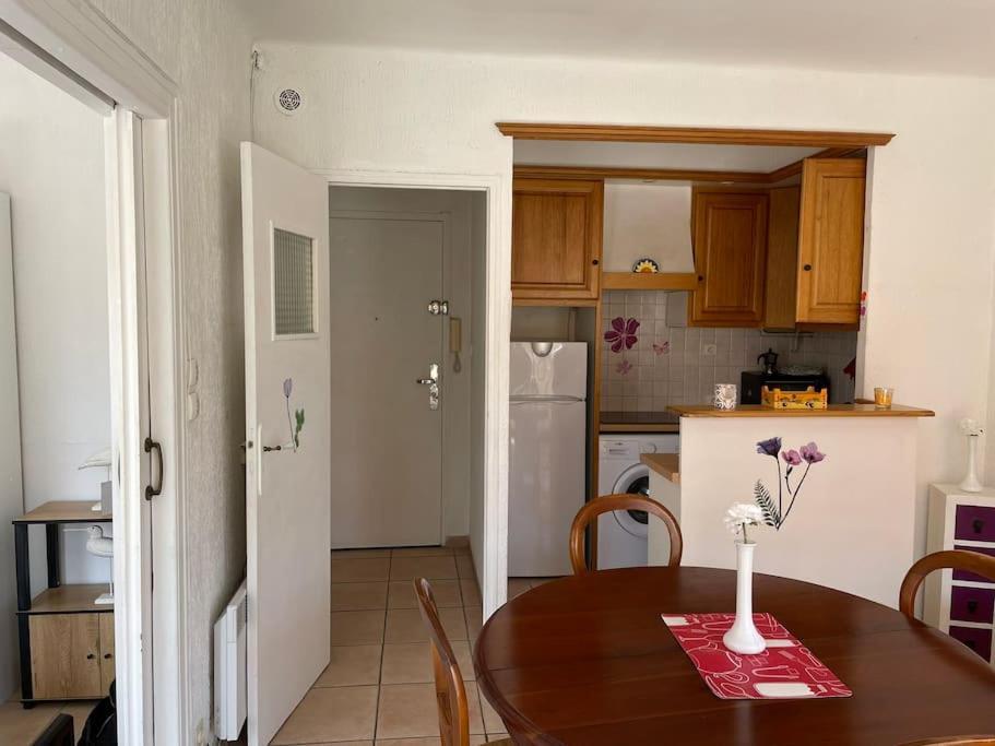 Studio A Sanary-Sur-Mer Avec Balcon A 200M Du Port Zewnętrze zdjęcie
